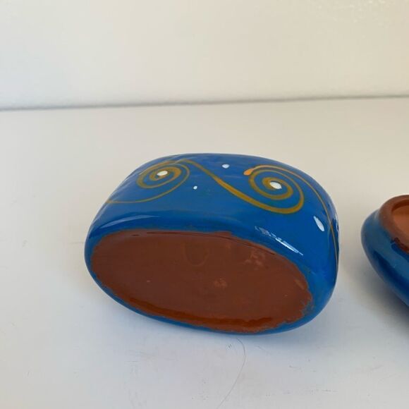 Hand painted Red Ware Trinket Box - Picture 3 of 4